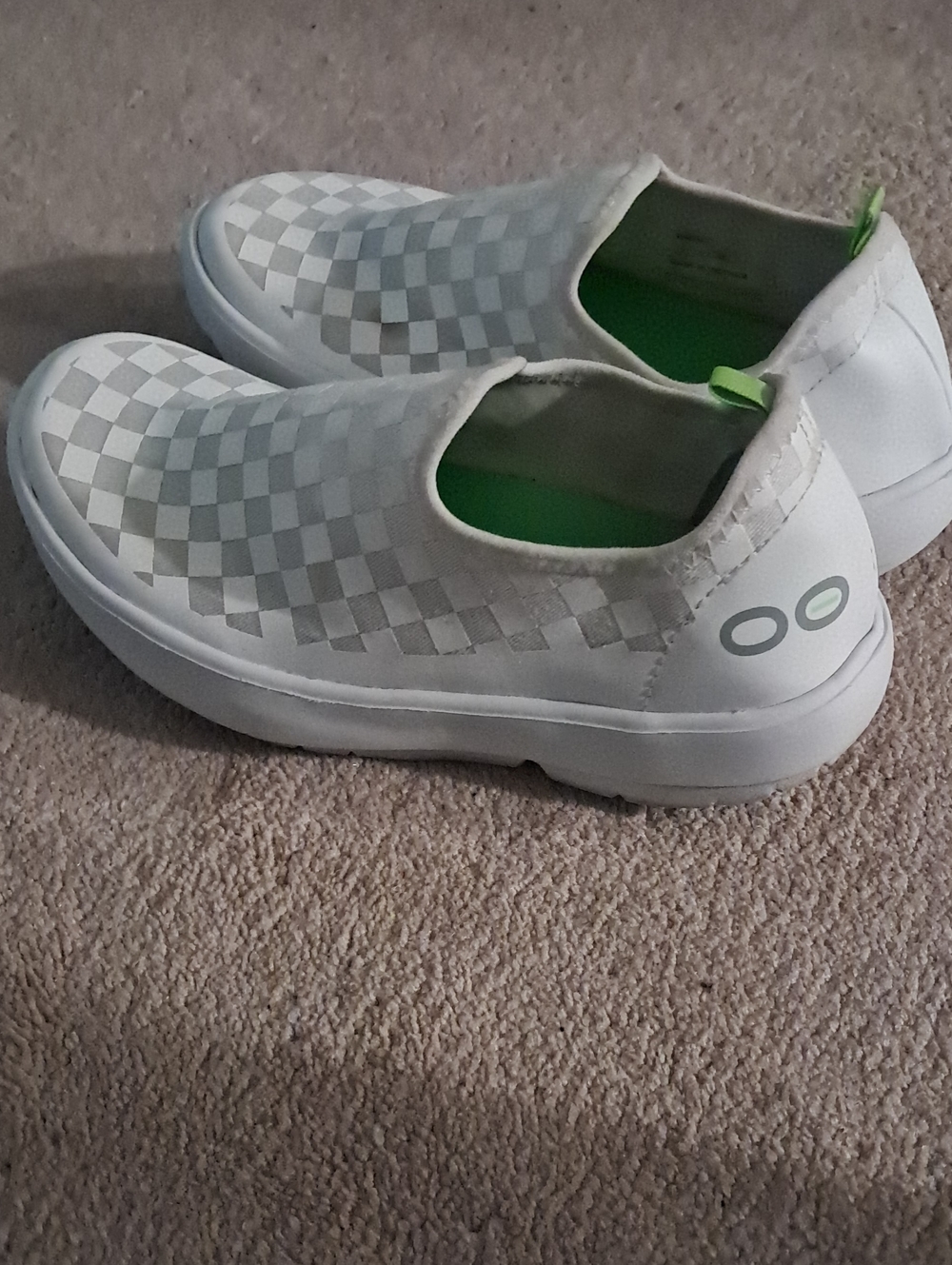 OOFOS White Checkered Slip-On Athletic Shoes with Green Insole